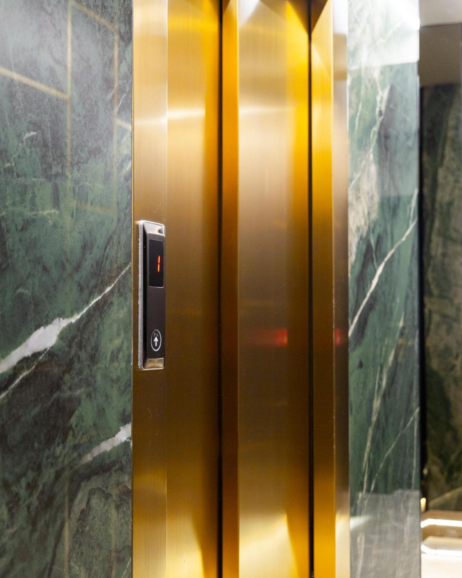 Hotel Opera Pristina Eksteriør bilde