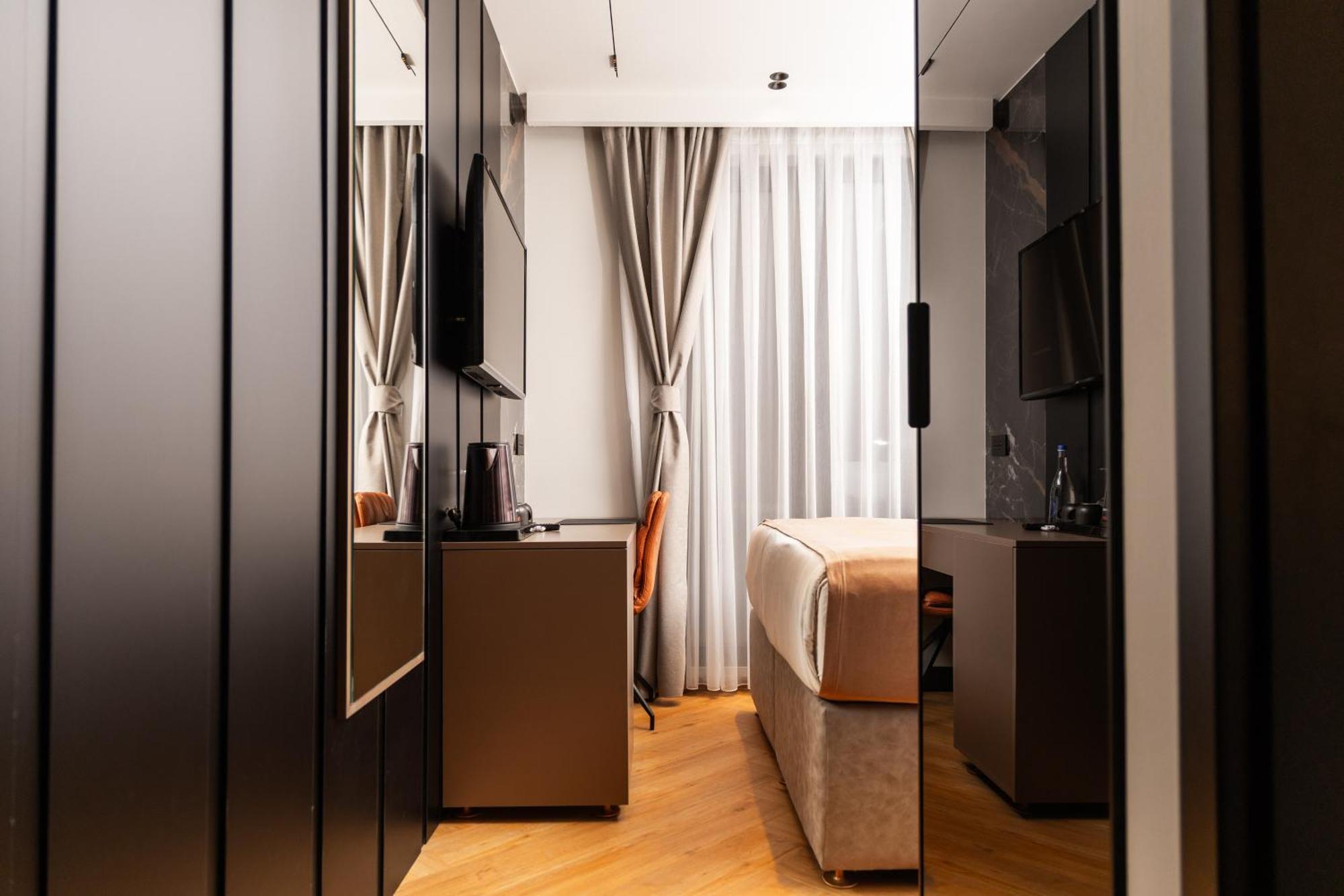 Hotel Opera Pristina Eksteriør bilde